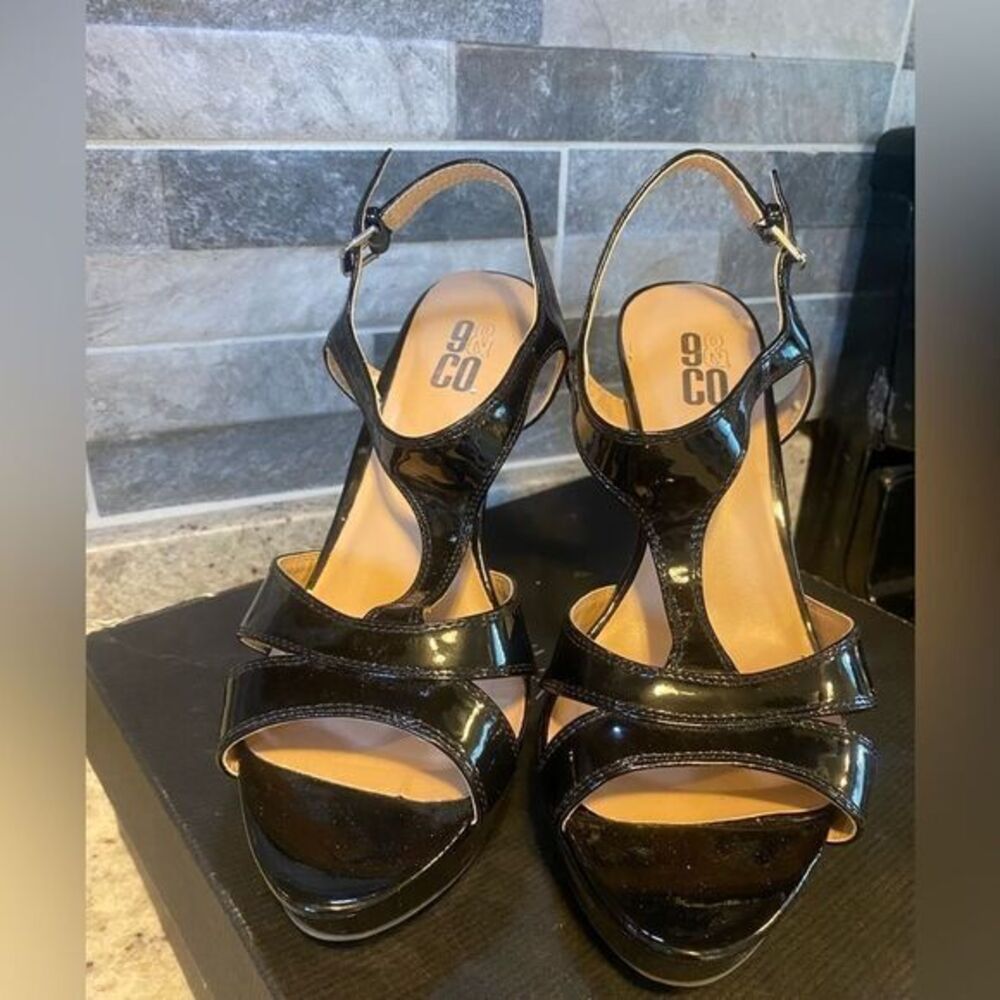- Women’s black patent leather strap, he sandals size 8 1/2